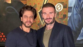 شاهد .. شاروخان وعدد من نجوم بوليوود يستقبلون ديفيد بيكهام بهذه المناسبة!