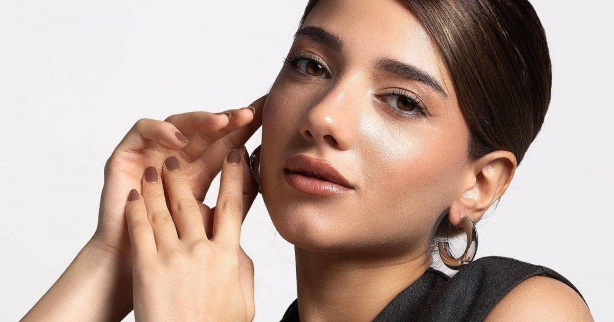 شاهد .. نارين بيوتي ارتدت فستان إليسا في أكثر لحظة رومانسية في حياتها