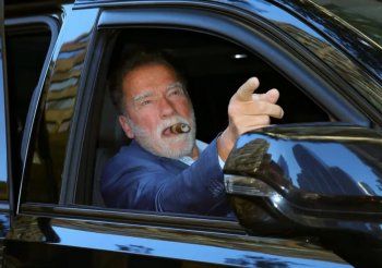 شاهد .. ممثل أميركي شهير متهم بإصابة سيدة بإعاقة دائمة