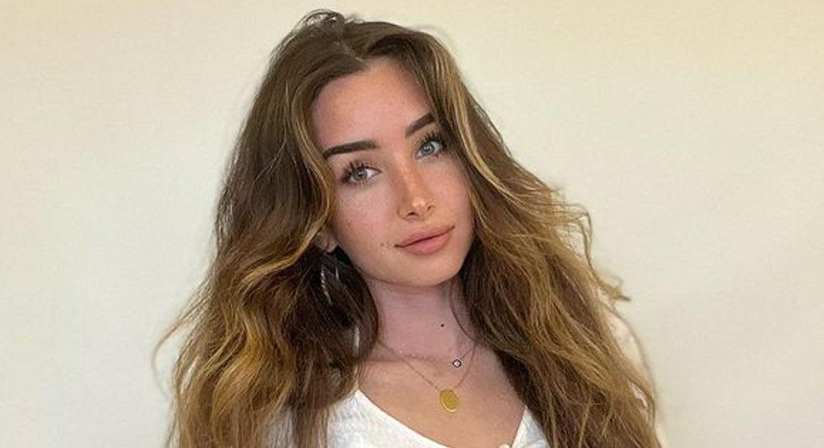 شاهد .. هنا الزاهد تبقي صورها مع أحمد فهمي رغم انفصالهما