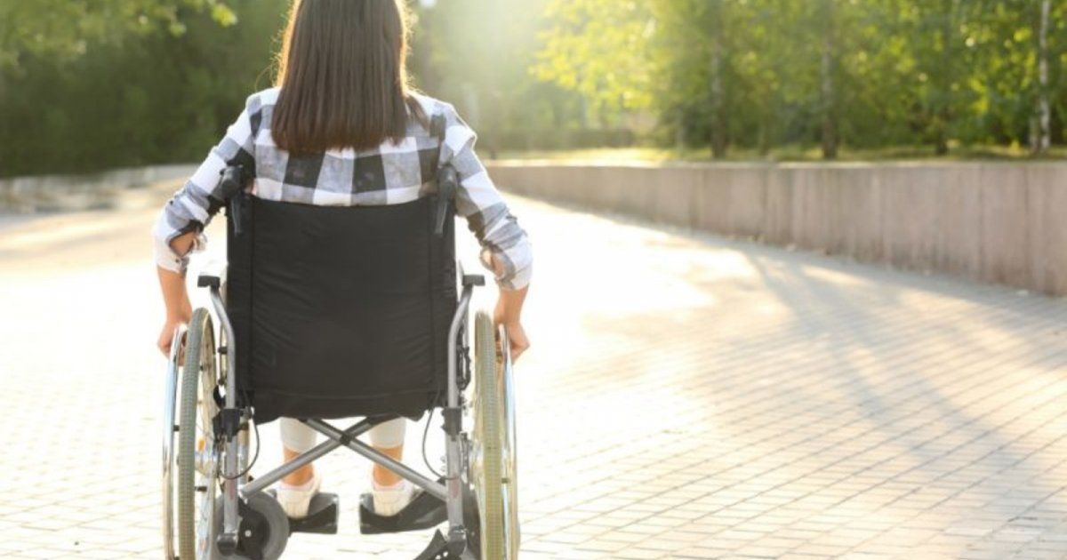 شاهد .. ممثل أميركي شهير متهم بإصابة سيدة بإعاقة دائمة