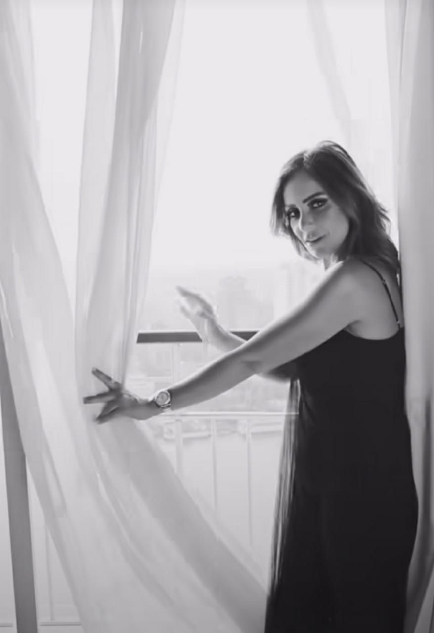 ريم البارودي تعاني من وجع القلب : مين زعلك يابيضة