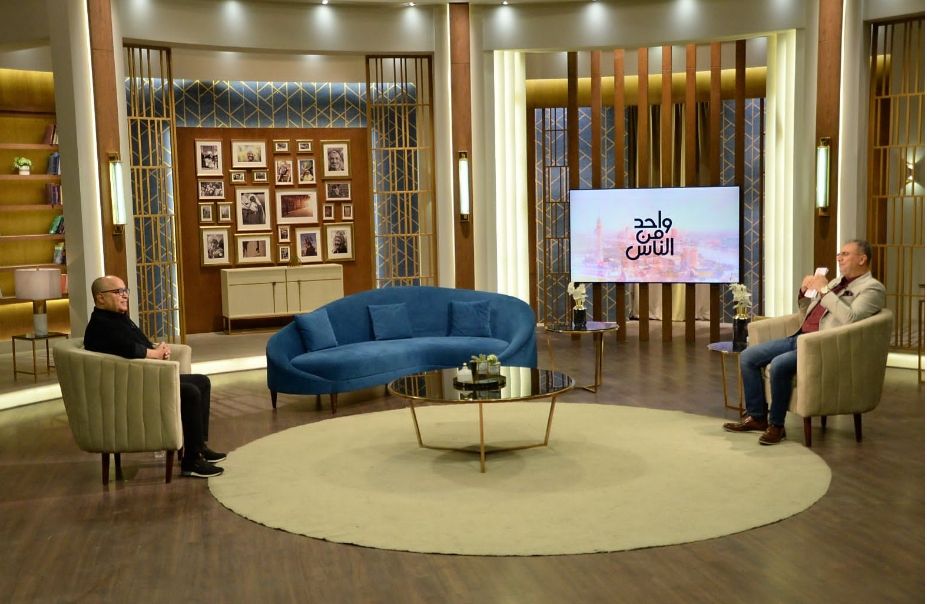 واحد من الناس ينفرد في ذكري ميلاد النجم الأسمر احمد ذكي بدخول مكتبه