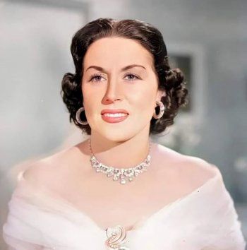 شاهد .. فستان ليلى مراد من تصميم "كوكو شانيل" سعره ضخم وسبب أزمة لـ شانيل مع الرئاسة الفرنسية