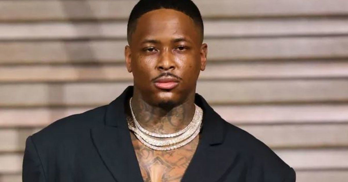 شاهد .. مسلحون يرافقون مغني الراب YG خلال حملة إطعام بمنطقته في عيد الشكر-بالصورة