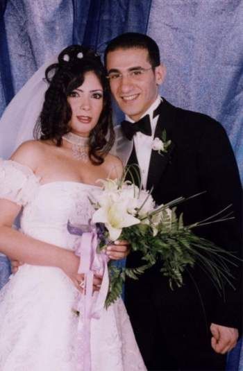 شاهد .. في عيد ميلادهما.. صورة نادرة من زفاف أحمد حلمي ومنى زكي بعد أن مُزّقت