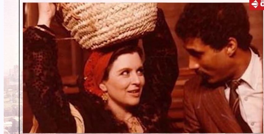 لأول مرة صورة حصريه من مكتب أحمد زكي هنا كان بيختار أحمد زكي ” أدواره “