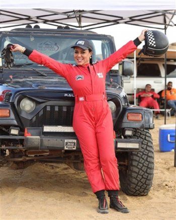 شاهد .. رانيا يوسف وشريف منير بملابس الفورمولا وان من كواليس مسلسل "بقينا اتنين"