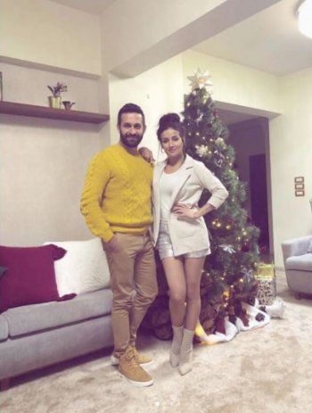 شاهد .. جولة في منزل كندة حنا وناجي طعمي .. ديكور كلاسيكي ومودرن - بالصور