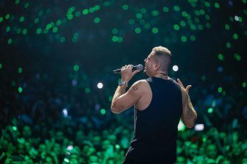 شاهد .. أول تعليق من عمرو دياب على حفله في دبي.. وهذا ما فعله