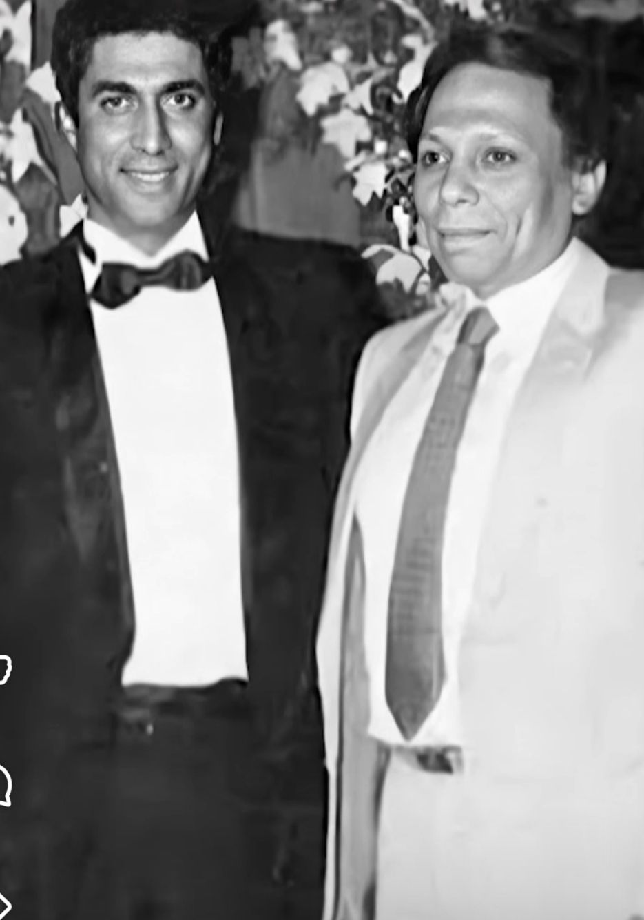 لأول مرة صورة حصريه من مكتب أحمد زكي هنا كان بيختار أحمد زكي ” أدواره “