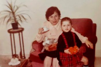 شاهد .. نيكول سابا تفجع بوفاة أقرب الناس إليها