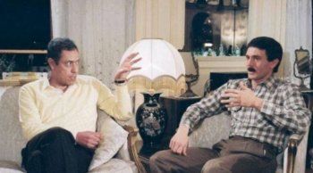 شاهد .. محمد صبحي ينشر صورة نادرة من كواليس فيلم "العميل رقم 13" مع نبيل الحلفاوى