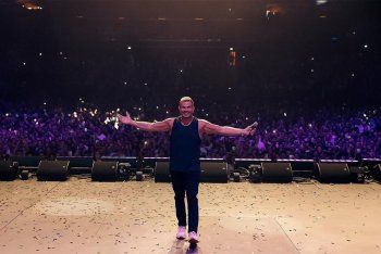 شاهد .. أول تعليق من عمرو دياب على حفله في دبي.. وهذا ما فعله