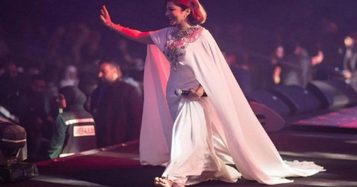 شاهد .. أصالة تتحدث عن سبب غنائها حافية القدمين في السعودية