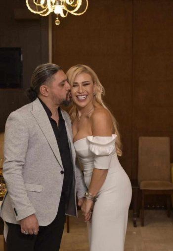 شاهد .. زواج الشاعرة والاعلامية عبير شرارة .. وصور لها بالفستان الأبيض