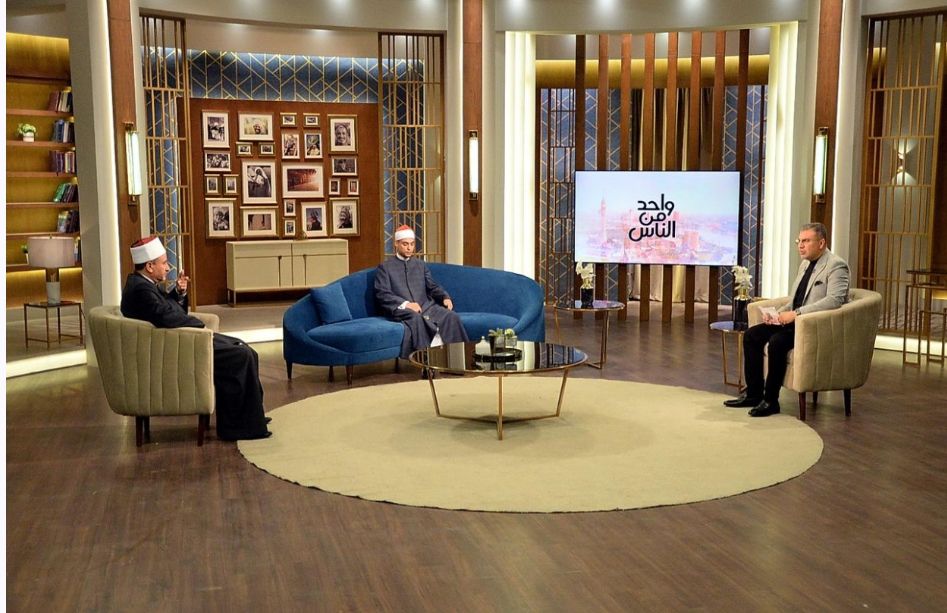 قصة مؤثرة عن الابتلاء من الشيخ ربيع جمعة خطيب جامع الأزهر : كل واحد فينا مبتلى بشكل معين