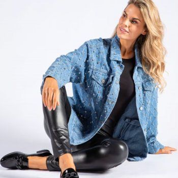 شاهد .. لتحافظي على أناقتك وتبرزي رشاقتك هذا الخريف.. عليك الحصول على قطعة الملابس هذه