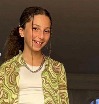 شاهد .. بالصور- شريف منير يفاجئ الجمهور بشكل حفيديته بعدما كبرت