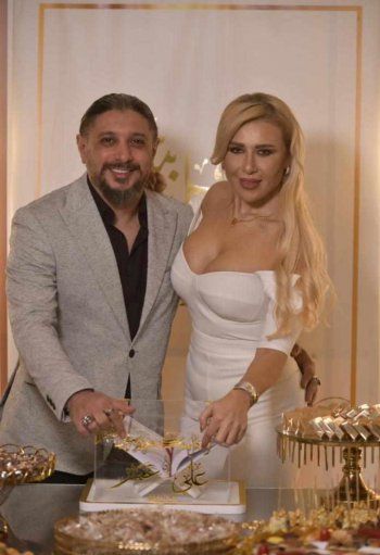 شاهد .. زواج الشاعرة والاعلامية عبير شرارة .. وصور لها بالفستان الأبيض