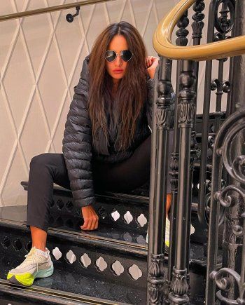 شاهد .. بالصور- من إيطاليا..زينة تطل على الجمهور بلوك رياضي