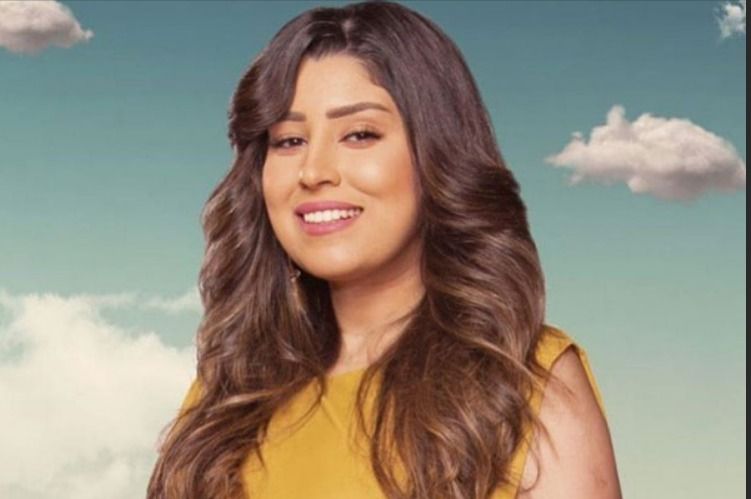 أيتن عامر كل شوية تتطلع تتخانق مع الجمهور : عملولك إيه