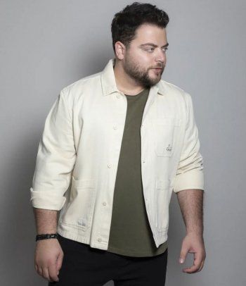 شاهد .. خاص - عامر زيان: " لم تشدني أي أغنية لزملائي والأبوة أجمل شعور ومفاجأة قريباً "