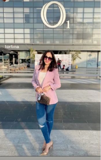 شاهد .. إيمي طلعت زكريا تخطف الأنظار بأحدث إطلالة لها