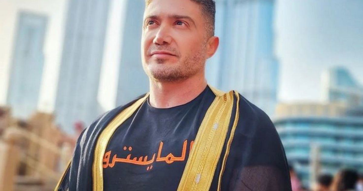 شاهد .. بخطوة لافتة.. "المايسترو" يوزّع 10452 وردة بمناسبة عيد الاستقلال - بالفيديو