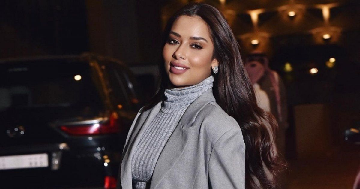 شاهد .. بالصور- بلقيس تجمع بين الجمال والأناقة وتستعرض أنوثتها بفستان رائع