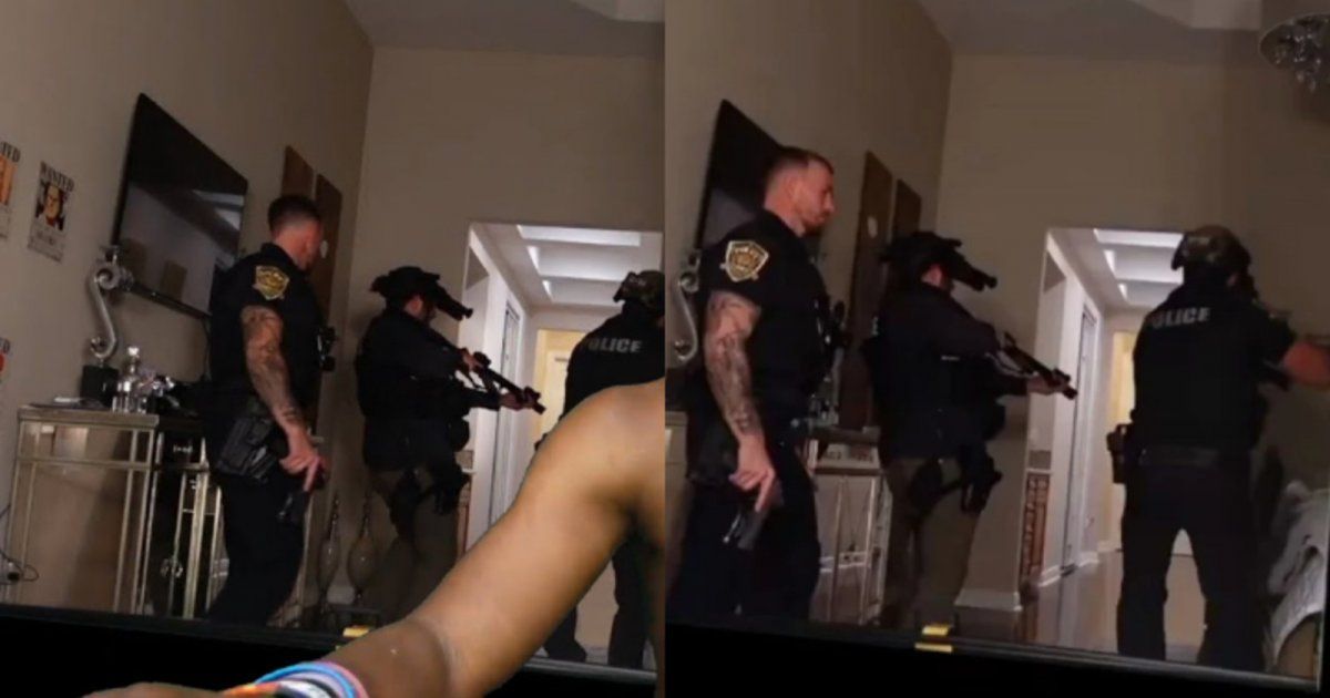 شاهد .. بالفيديو- ضباط يقتحمون منزل يوتيوبر شهير خلال بثه المباشرة