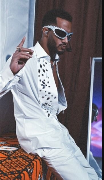 النمبر وان وقع في إيد الحكومة : عملت إيه