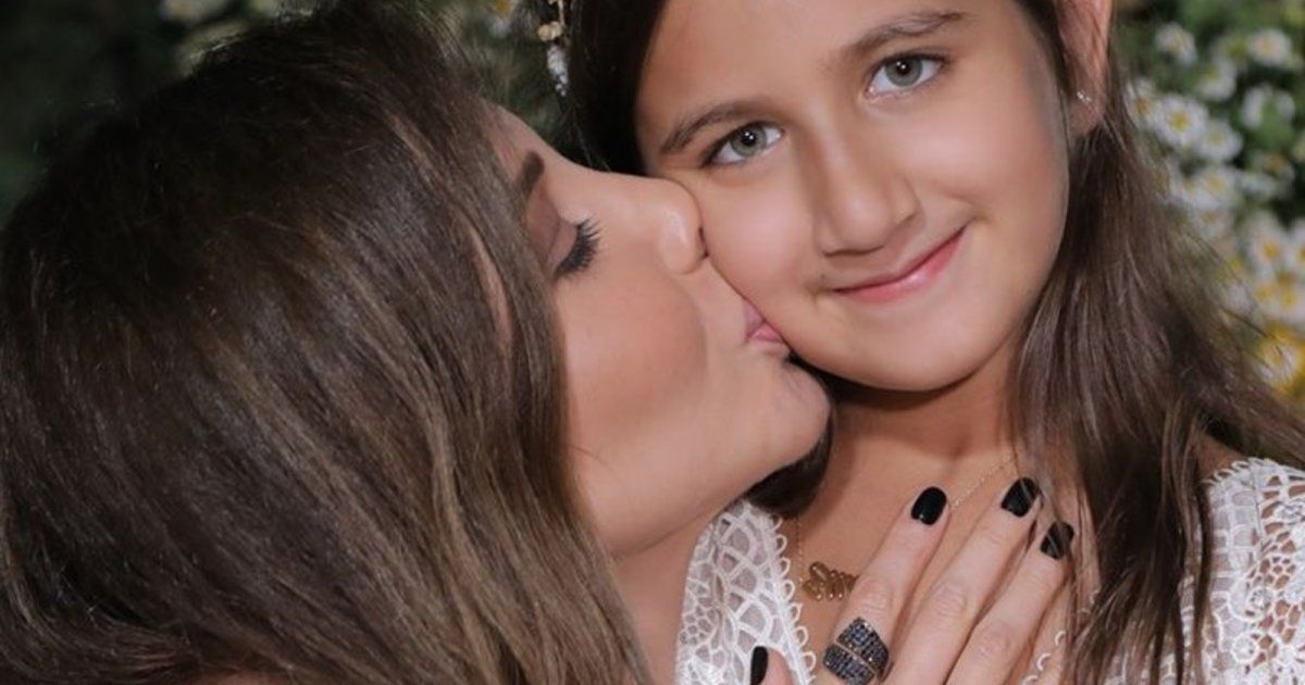 شاهد .. إبنة نانسي عجرم تغني لأول مرة على المسرح أمام الجمهور... والفيديو يحقق مشاهدة عالية