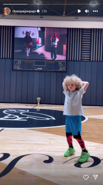 شاهد .. بالصور- أدونيس يقوم بردة فعل مميزة بعد رؤية أغنية والده درايك مع جاي كول