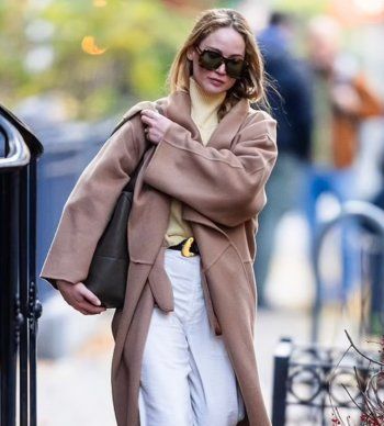 شاهد .. جينيفر لورانس في أحدث ظهور لها خلال تجولها بشوارع نيويورك