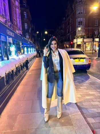شاهد .. ياسمين صبري في قمة الأناقة في لندن بالجينز-بالصور