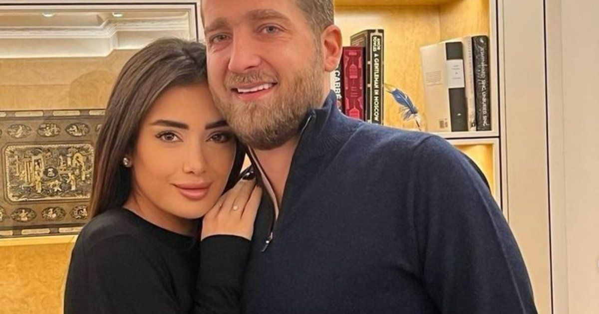 شاهد .. جيسيكا عازار تعايد إبنة زوجها الشابة الجميلة وتنشر صورتها