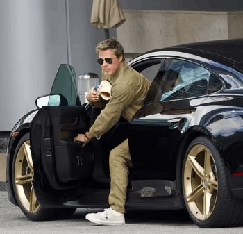 شاهد .. براد بيت يستعرض سيارته الفخمة الجديدة.. متجاهلاً هذه الإتهامات