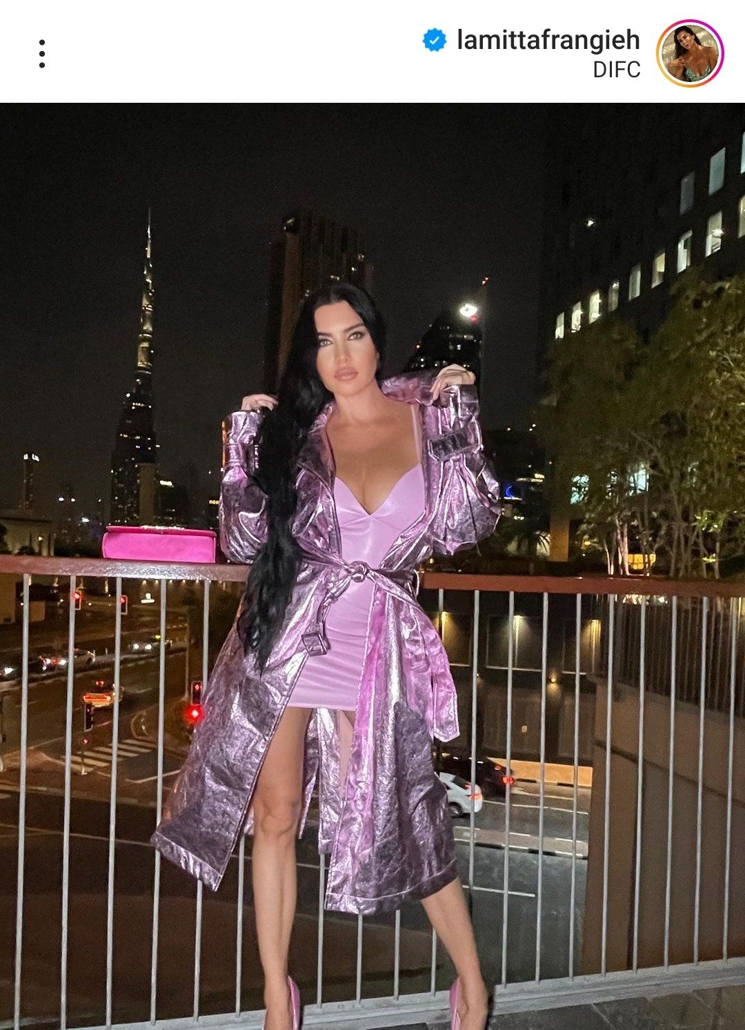 لاميتا فرنجية تطل علي جمهورها بقميص النوم – شاهد