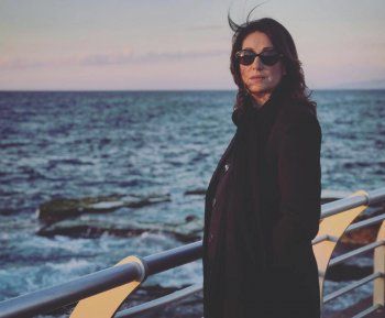 شاهد .. خاص - كريستين شويري تكشف سبب عودتها إلى المسرح بـ " تنين تنين " وهكذا وصفت دورها في " عنبر 6 "