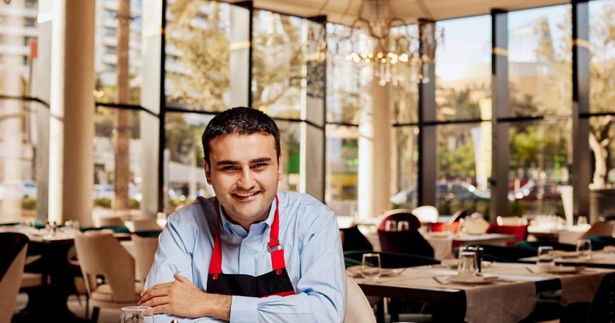 شاهد .. الشيف بوراك بإطلالة مثيرة للجدل مجددا-بالفيديو