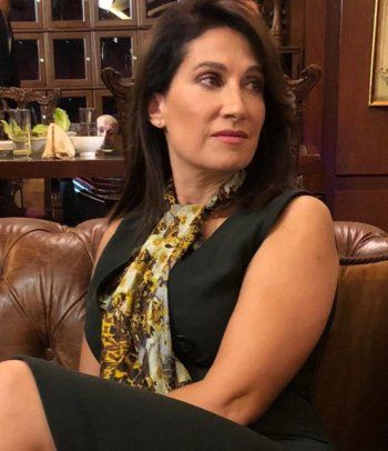 شاهد .. خاص - كريستين شويري تكشف سبب عودتها إلى المسرح بـ " تنين تنين " وهكذا وصفت دورها في " عنبر 6 "