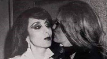 شاهد .. صورة نادرة من لقاء عمالقة الغناء السيدة فيروز وداليدا