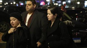 شاهد .. بالصور- الممثلة المعتزلة نورا في ظهور نادر لها خلال عزاء الراحل صلاح رمزي.. وهكذا أصبحت