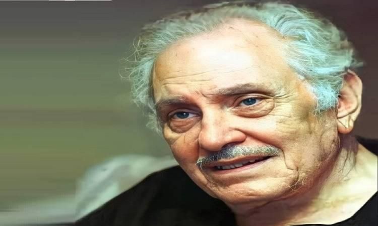 محمود مرسي كان نجماً ساطعاً لكنه عاش على الأرض