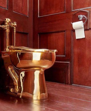 شاهد .. بالصور- غرض ثمين بقيمة 5.9 مليون دولار يسرق من داخل حمام.. فما القصة؟