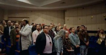 شاهد .. دقيقة صمت على روح الممثل الراحل طارق عبد العزيز بمهرجان شرم الشيخ