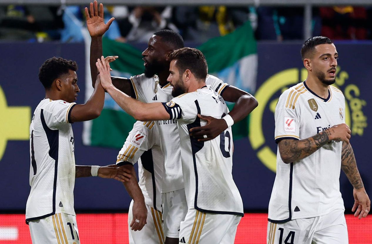 ريال مدريد يفوز على قادش بثلاثية ويصعد لصدارة الليجا