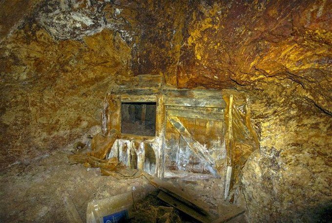 مصر توقع عقد جديد للتنقيب عن الذهب