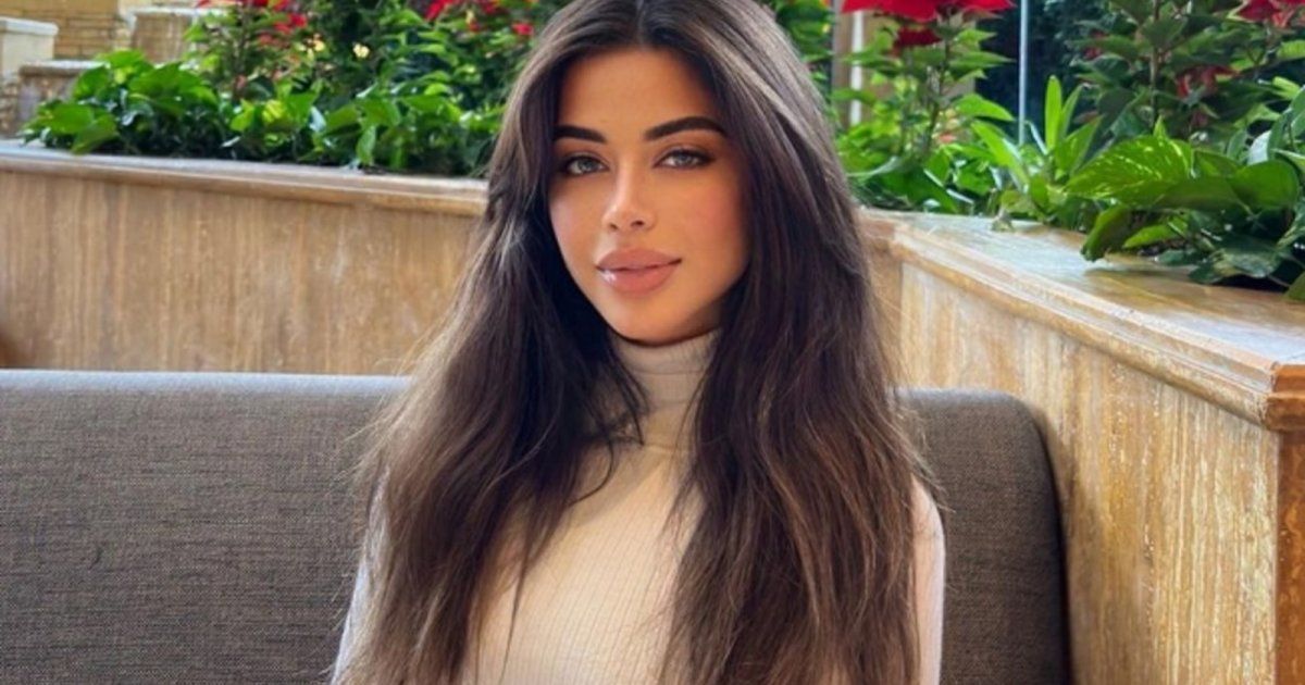 شاهد .. بالصور- بلوك خريفي رائع..يارا السكري تبهر الجمهور بأناقتها